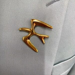 Gold Bird Stainless Steel Waterproof Brooch
